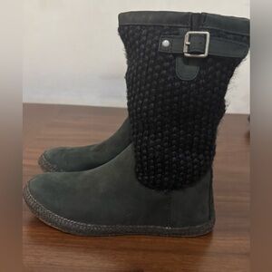 UGG Lyza black Leather Black Knit Winter Boot Size US 6